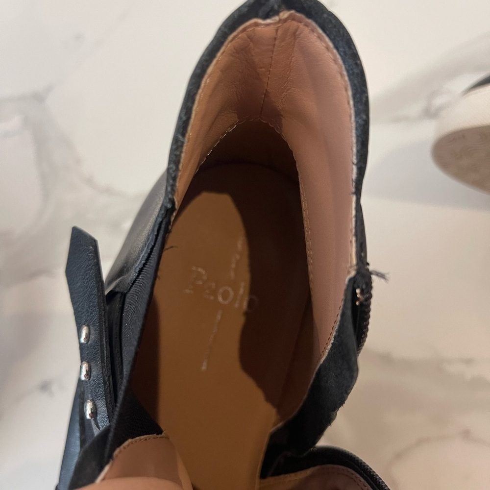 Elegant Black Leather Wedge Sneakers - Picture 6 of 11